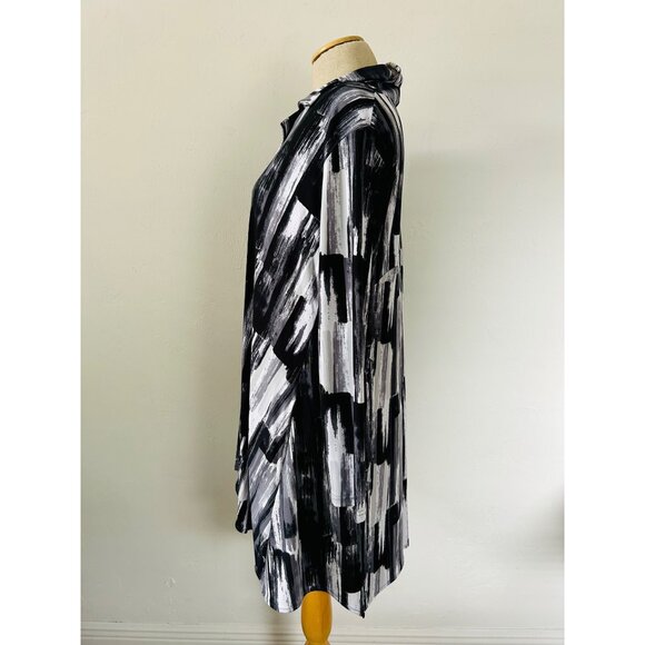 Sympli Women's Sz 10 Abstract Black & White Button-Up Tunic Shirt With Collar - Picture 4 of 13